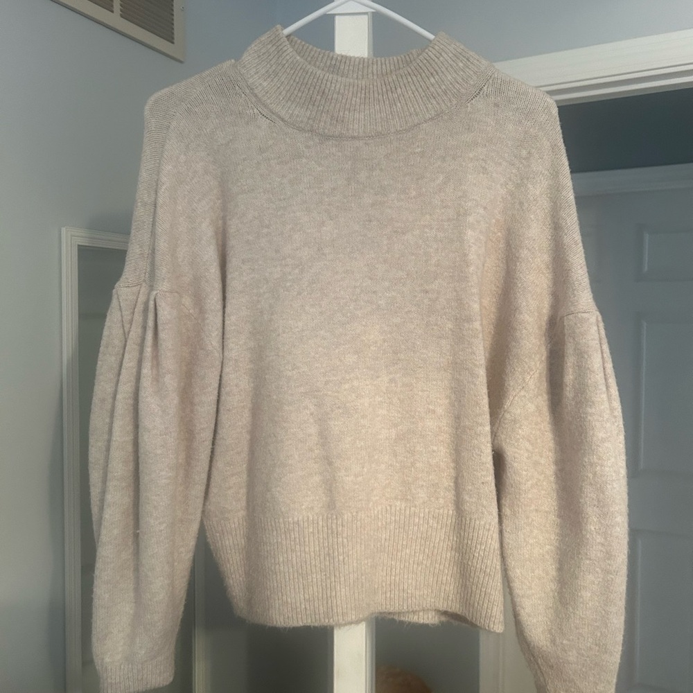 Cream balloon sleeves sweater